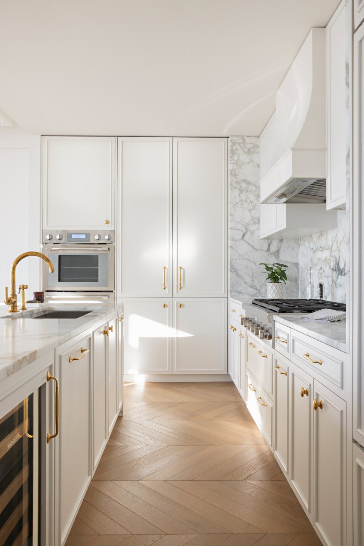 Kitchen, prewar apartment