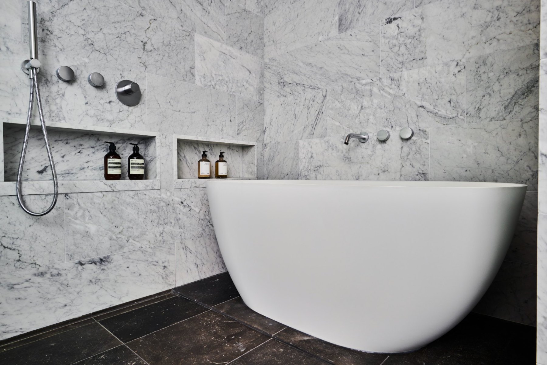 Primary bath