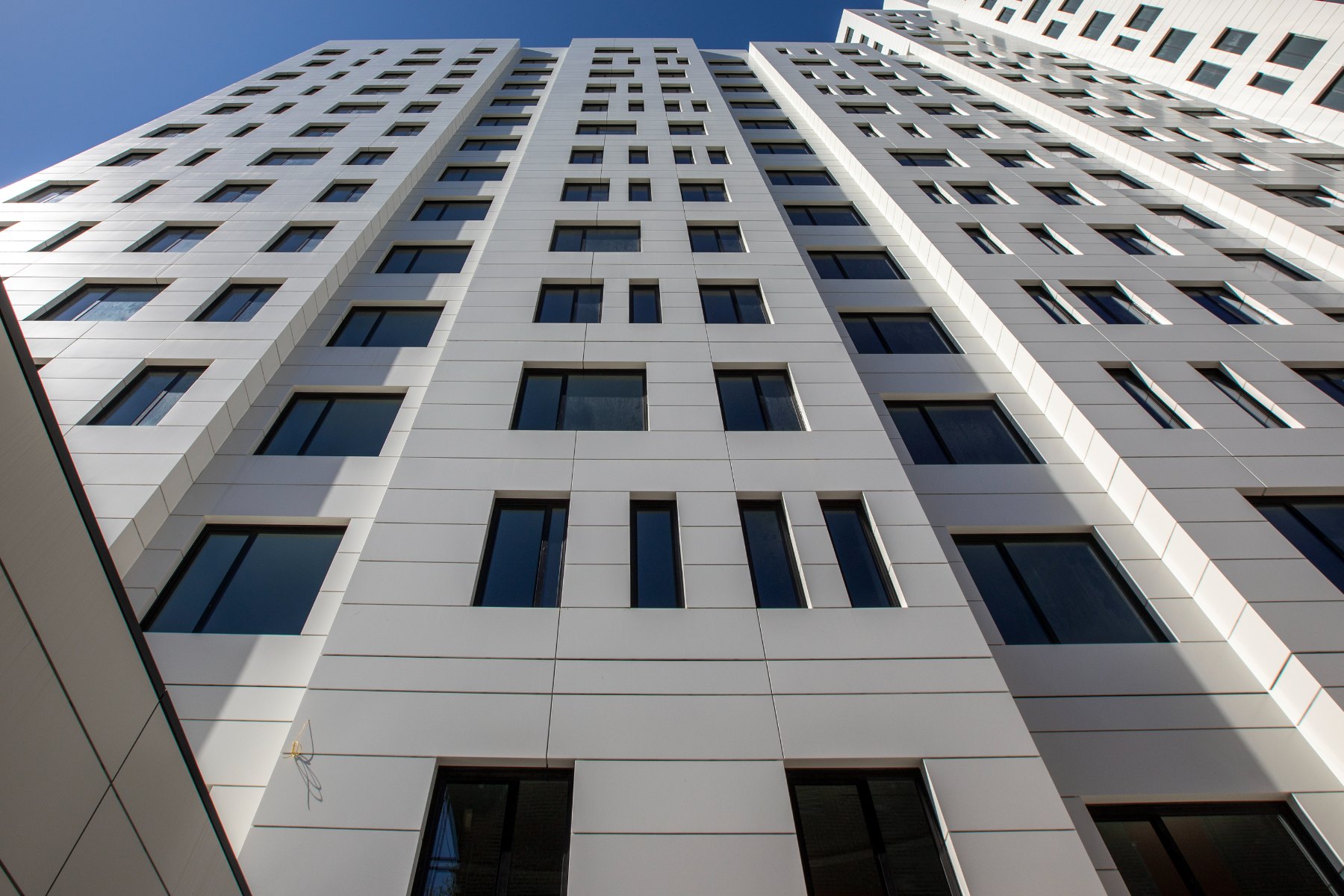 Pearlescent metal panel facade