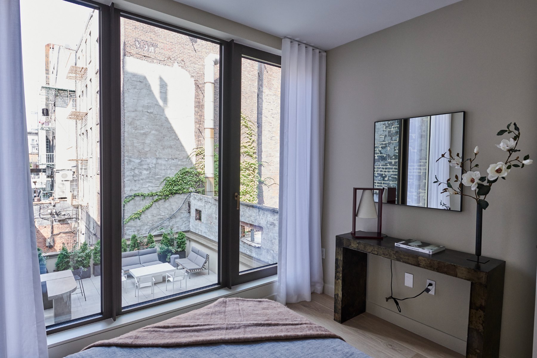 Bedroom with terrace
